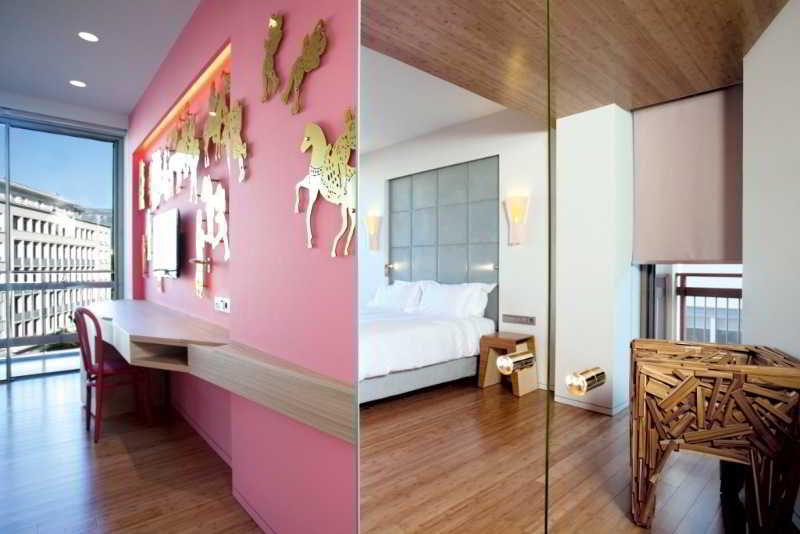 New Hotel Athens Room photo